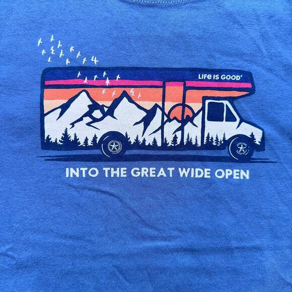NWOT Women’s Small Life Is Good Crusher Tee SS Graphic TShirt RV Camping - Picture 1 of 7